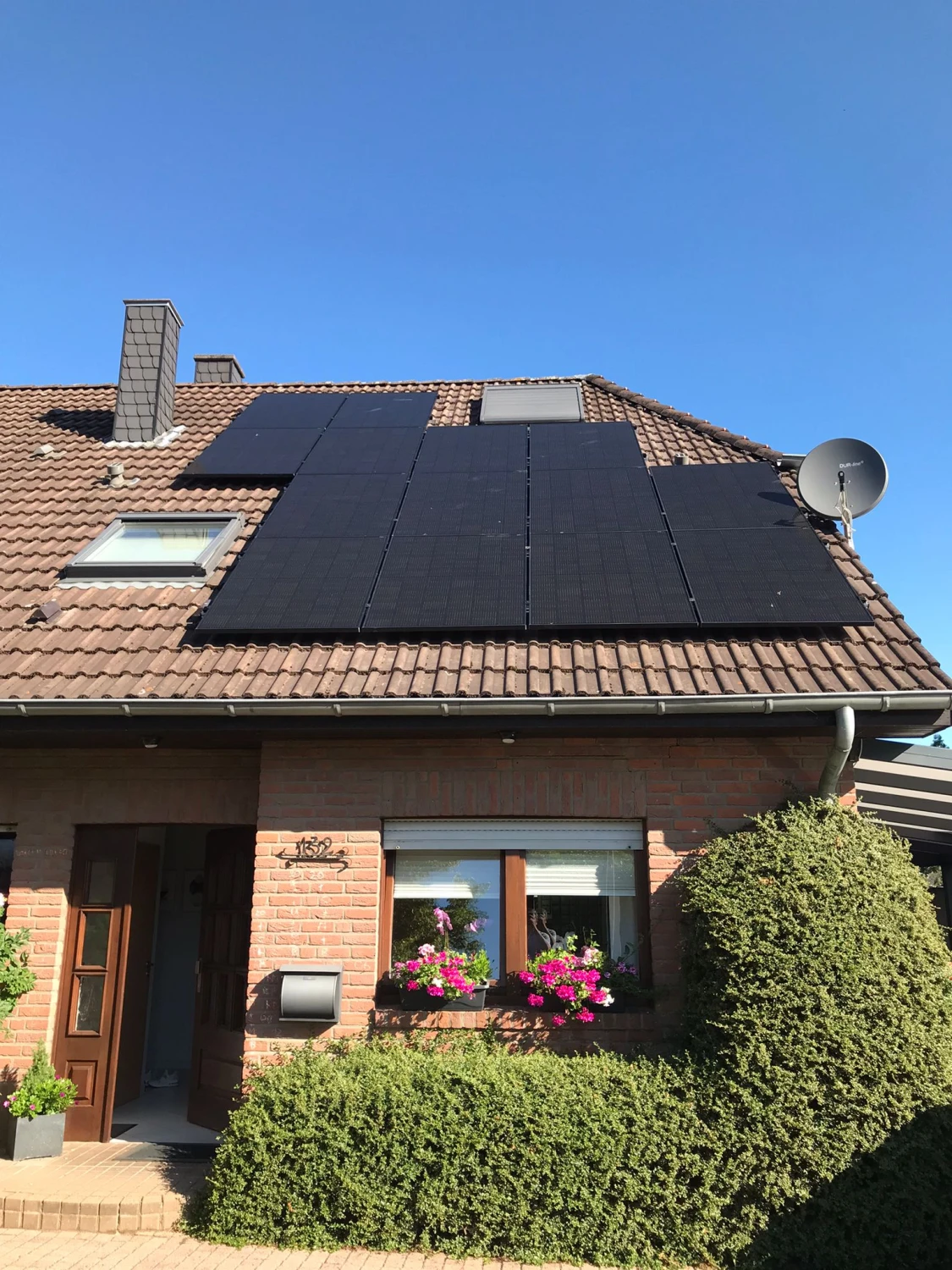 Solarpanel an einem Haus von wir-machen-WATT GbR